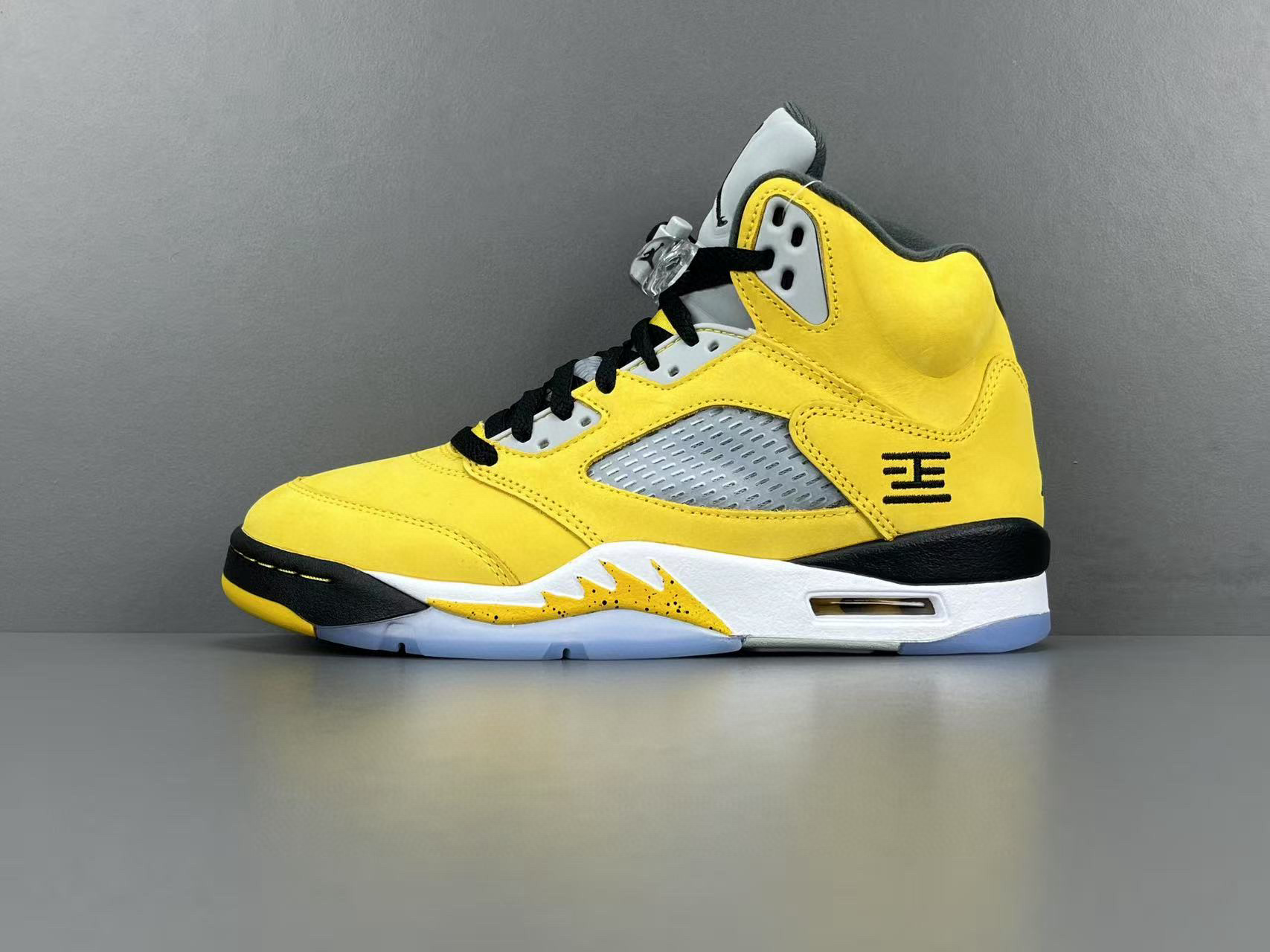 [AIR JORDAN] 에어조던5 레트로 옐로우 도쿄 IO3372-700 남성용