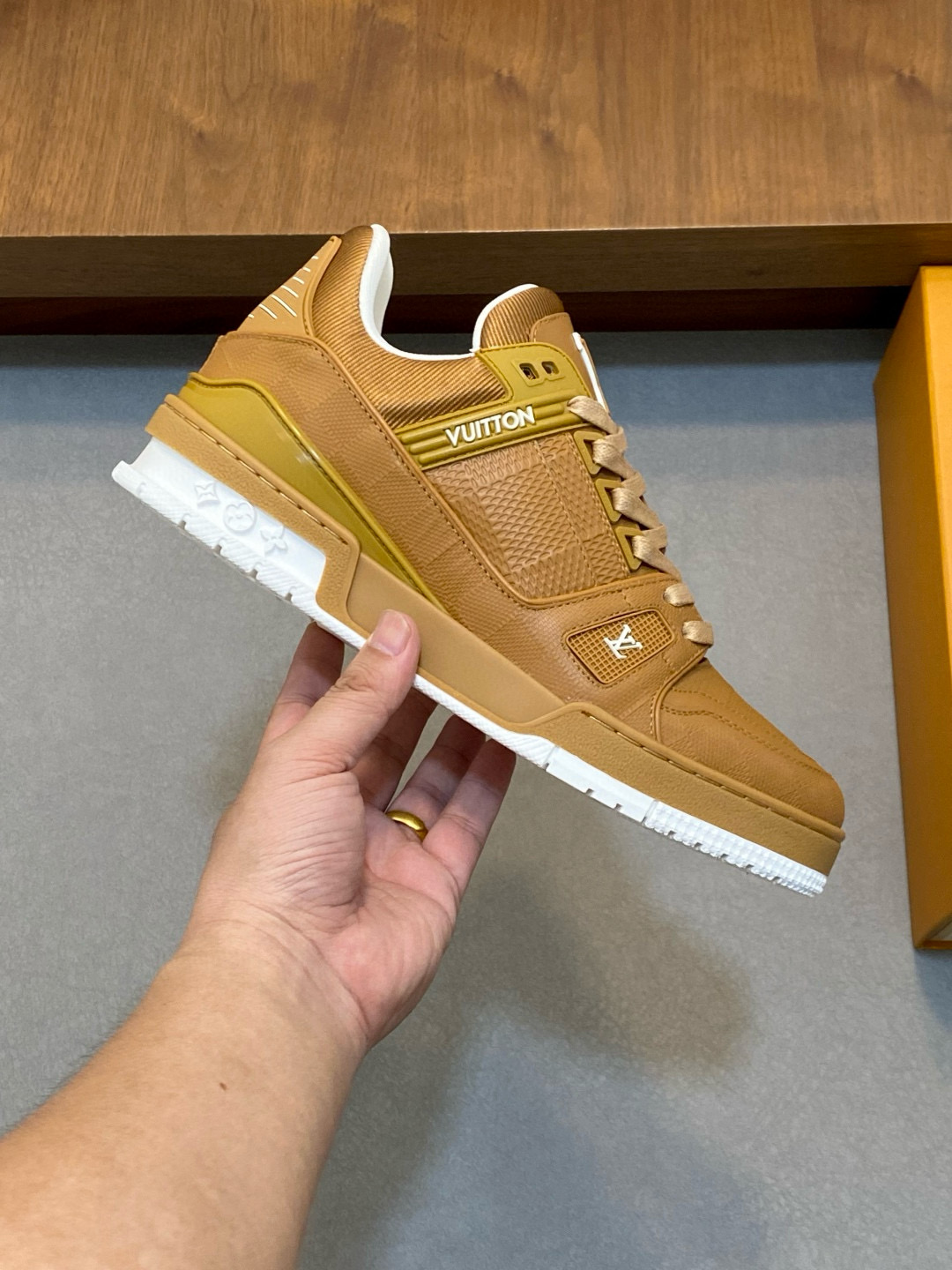 [LOUIS VUITTON] 루이비통 LV 트레이너 스니커즈 남성용