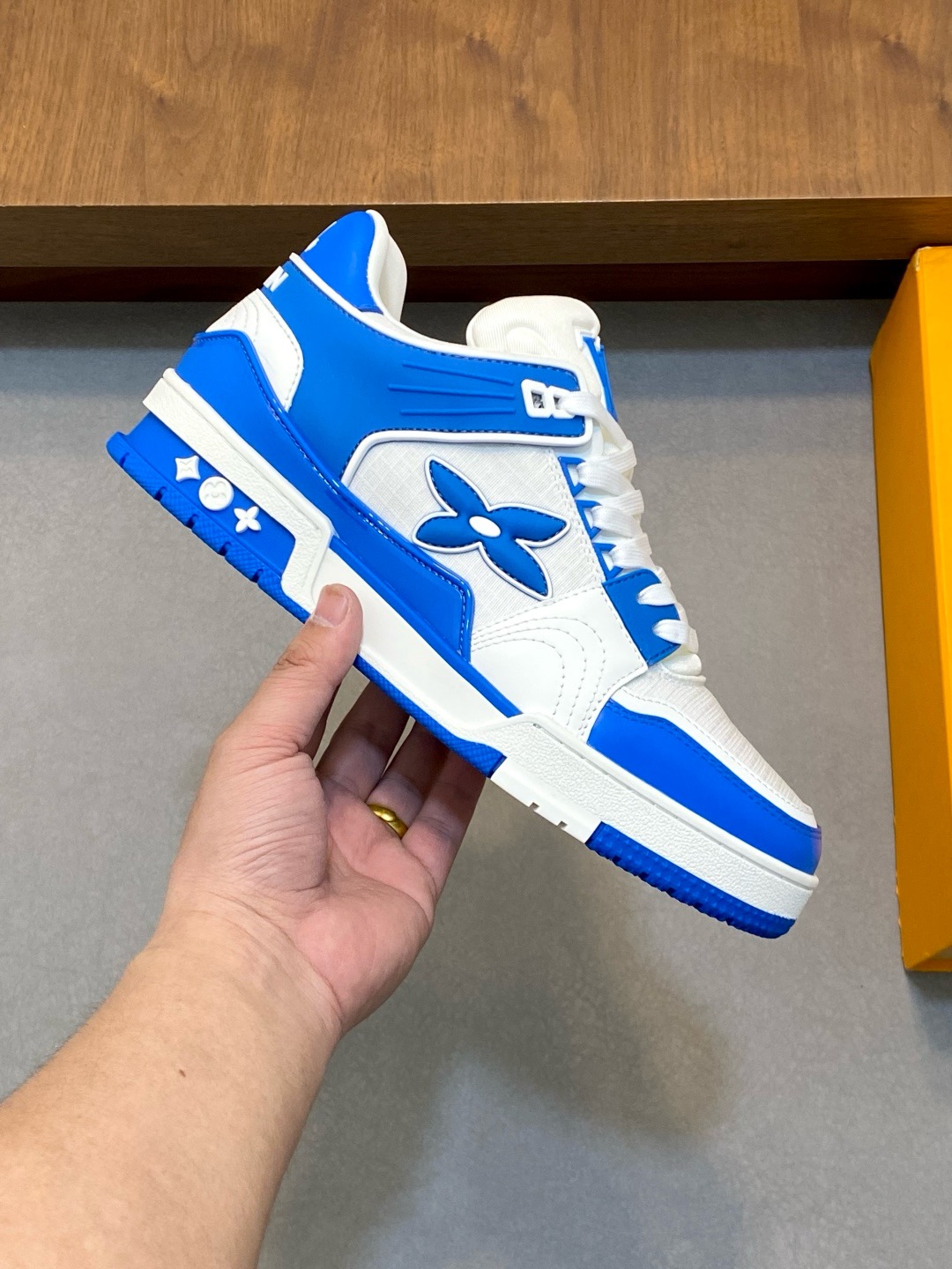 [LOUIS VUITTON] 루이비통 LV 트레이너 버질아블로 스니커즈 남성용