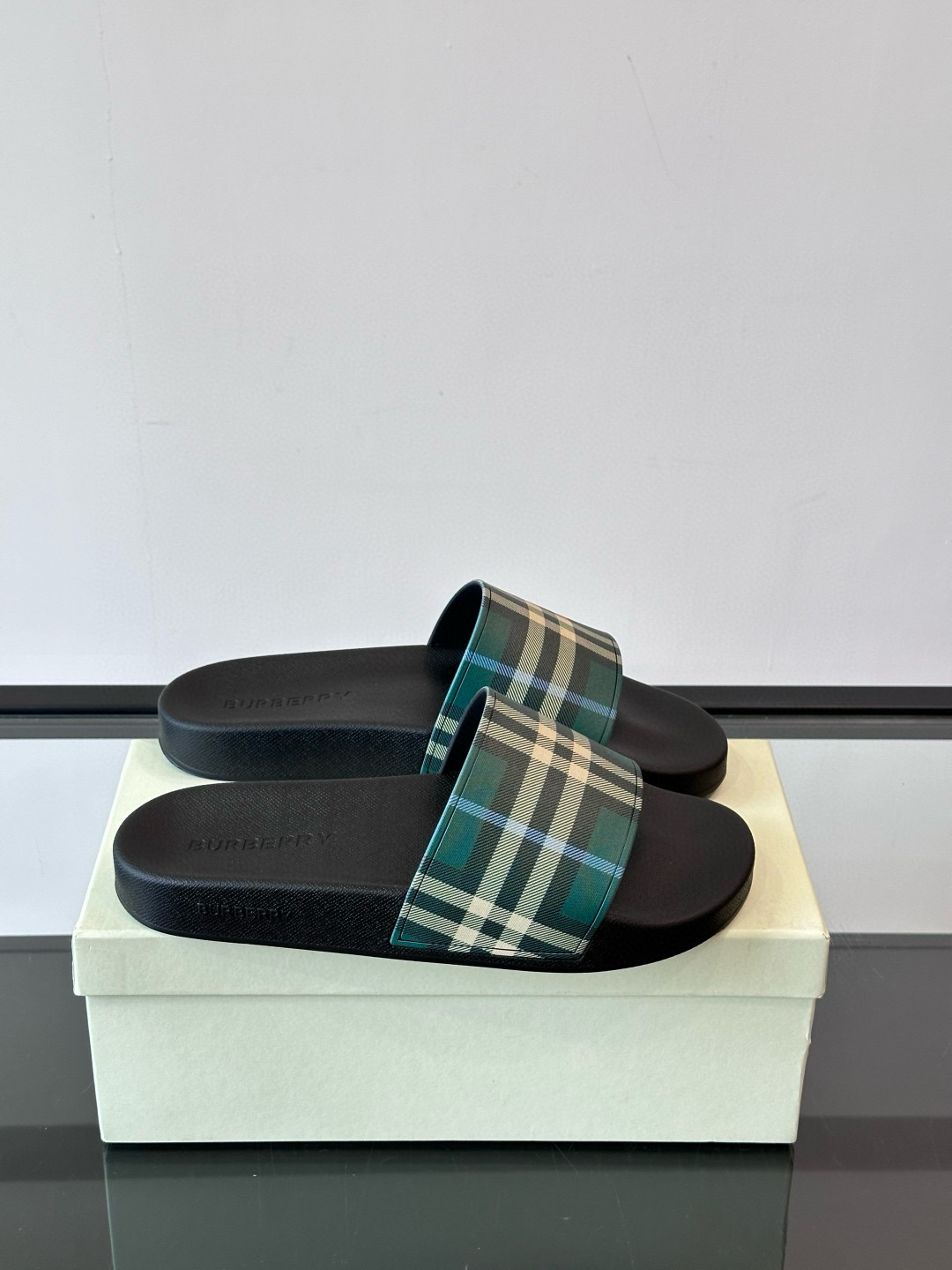 [BURBERRY] 버버리 체크 슬리퍼 남녀공용