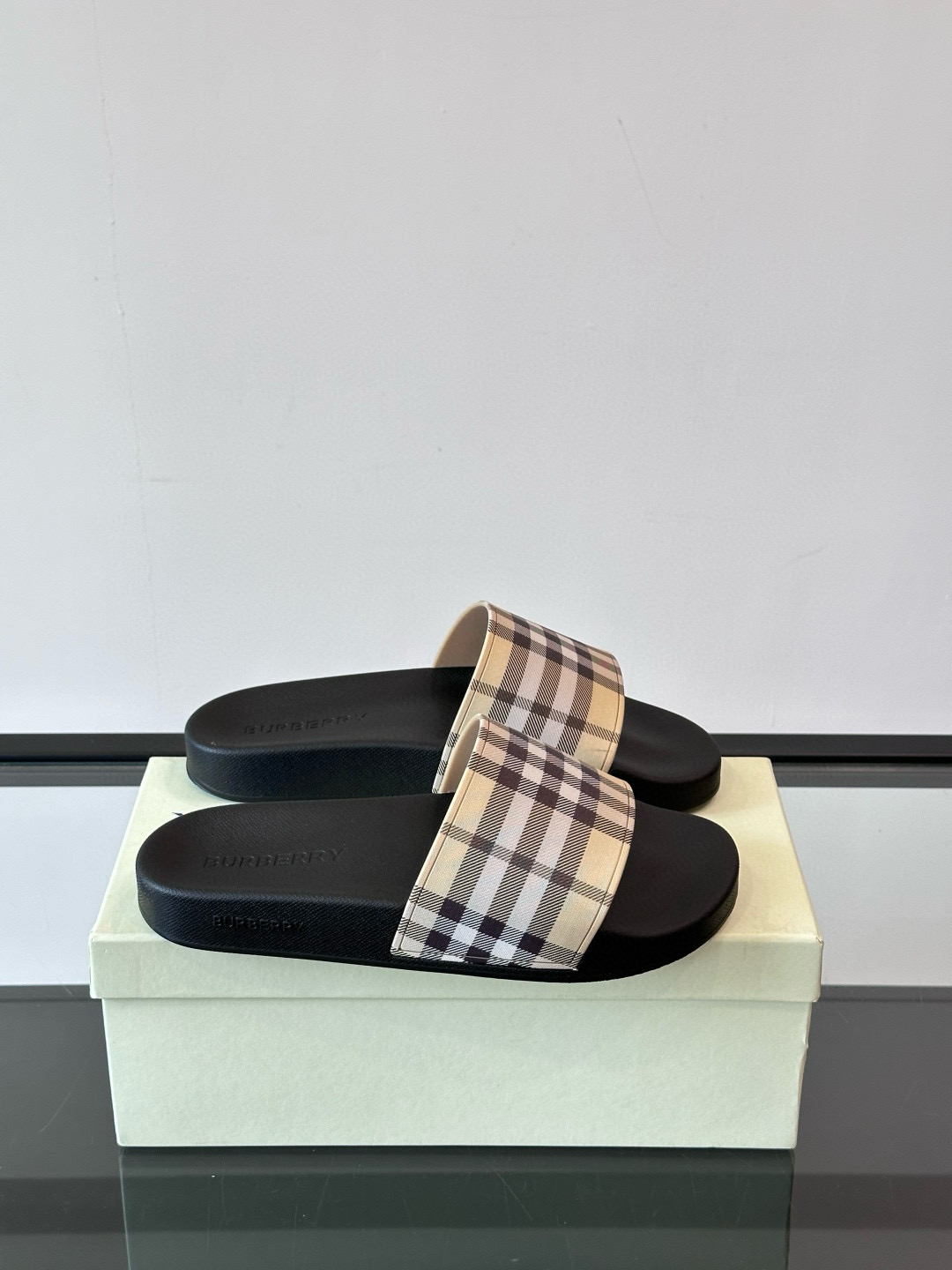 [BURBERRY] 버버리 체크 슬리퍼 남녀공용