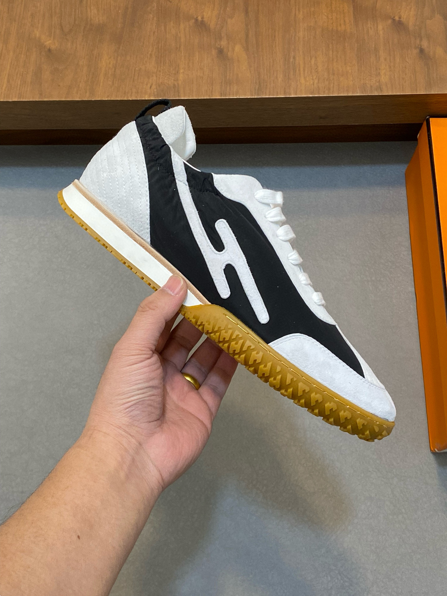 [HERMES] 에르메스 제트 JET 스니커즈 남성용