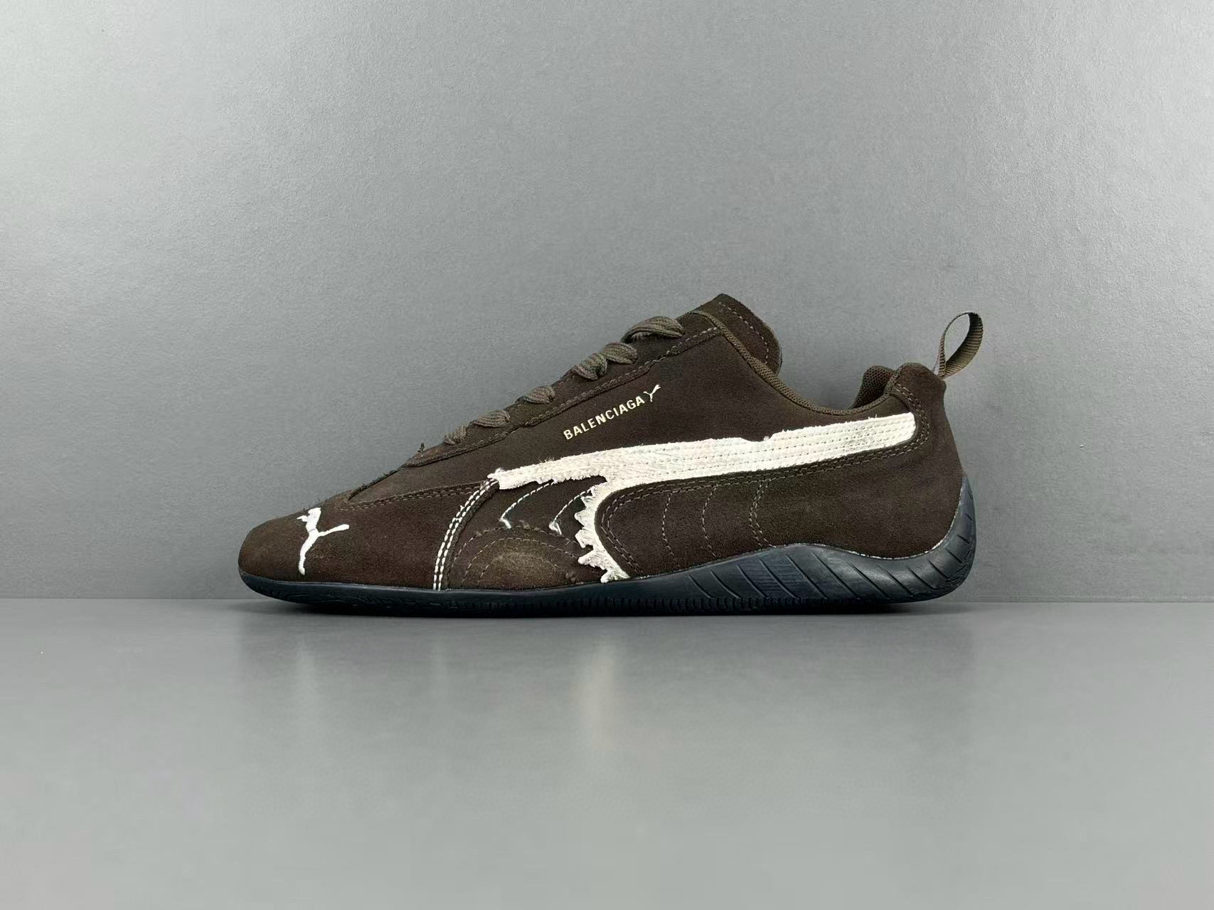 [BALENCIAGA] 발렌시아가 x 푸마 스피드캣 스웨이드 스니커즈 브라운 화이트 847146WSDSD2910 남녀공용 (G공장)