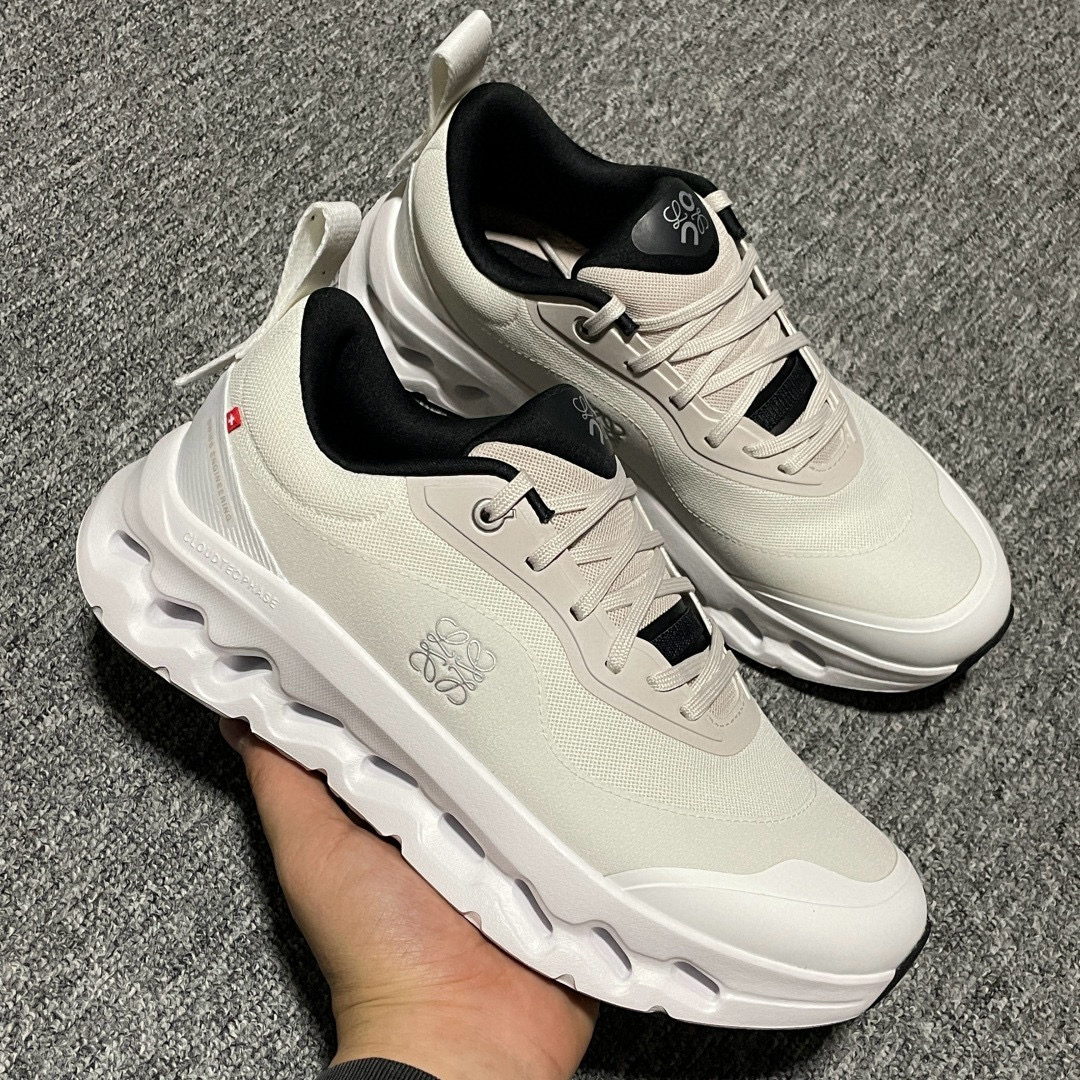 [On Running] 온 러닝 x 로에베 클라우드틸트 2.0 남녀공용