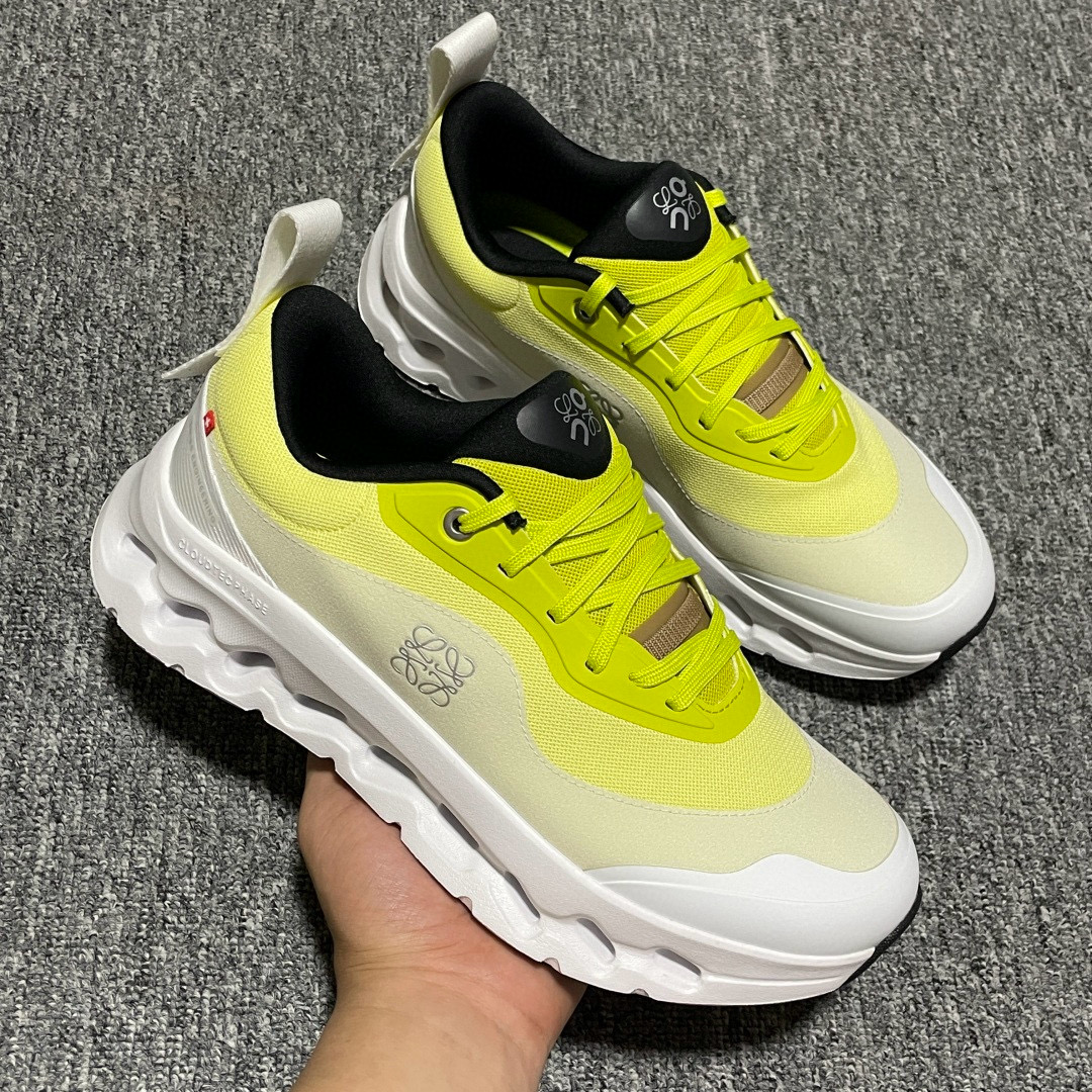 [On Running] 온 러닝 x 로에베 클라우드틸트 2.0 남녀공용