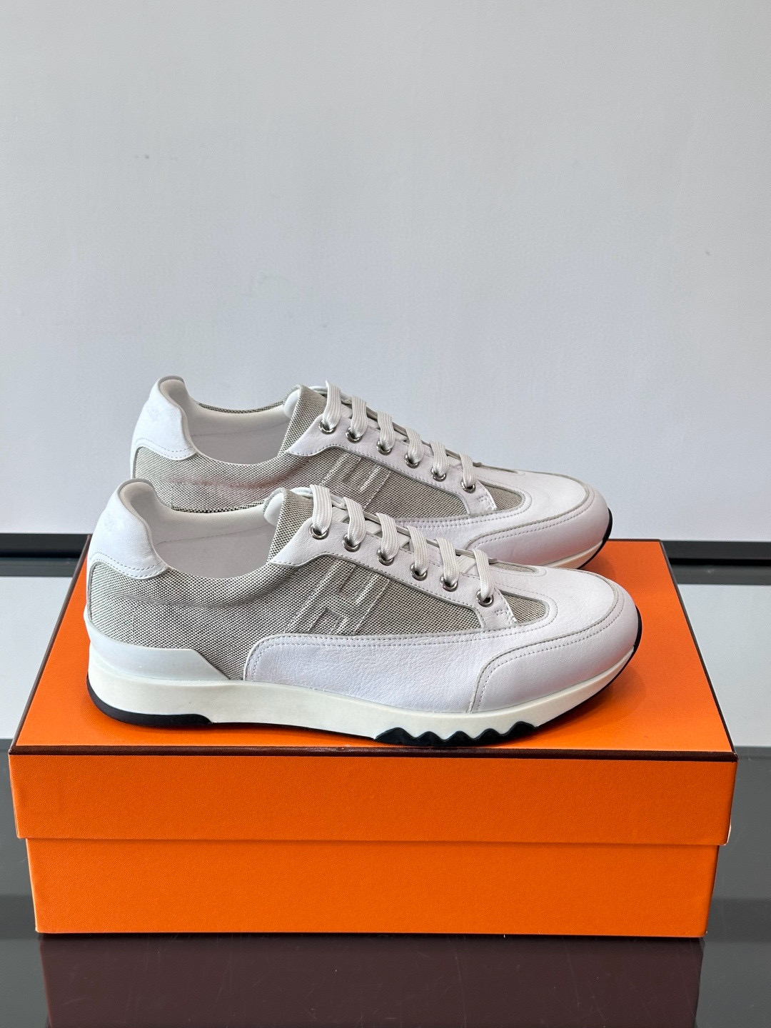 [HERMES] 에르메스 트레일 스니커즈 남성용