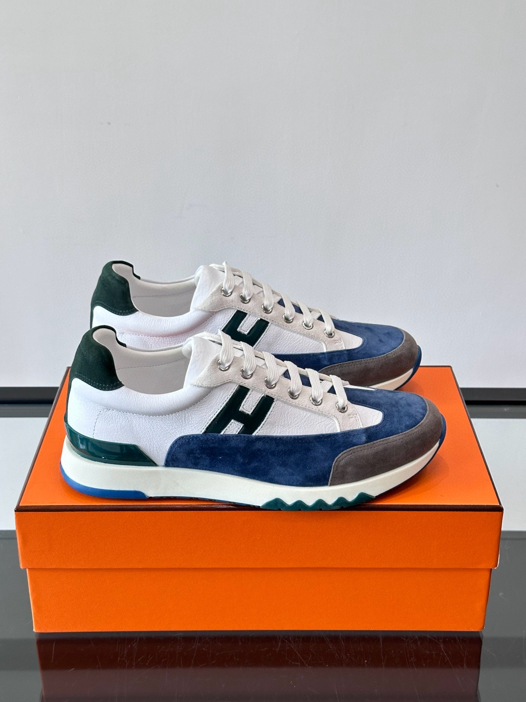 [HERMES] 에르메스 트레일 스니커즈 남성용