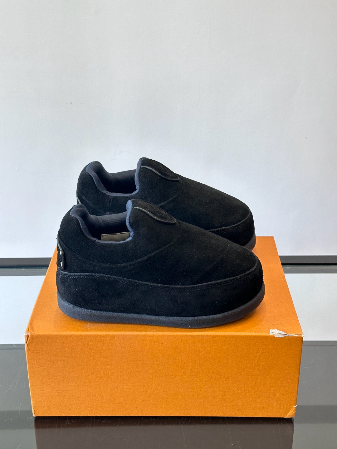 [LOUIS VUITTON] 루이비통 x 니고 LV 예티 슬립온 슈즈 남녀공용