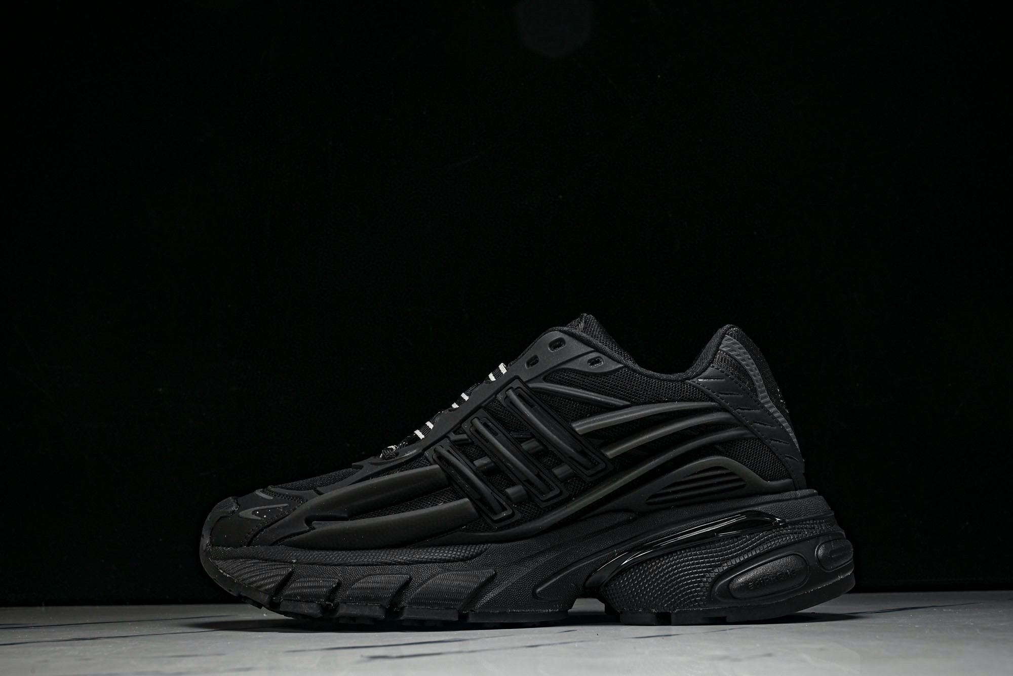 [ADIDAS] 아디다스 x 퍼렐 윌리엄스 아디스타 젤리피쉬 트리플 블랙 JP9264 남녀공용