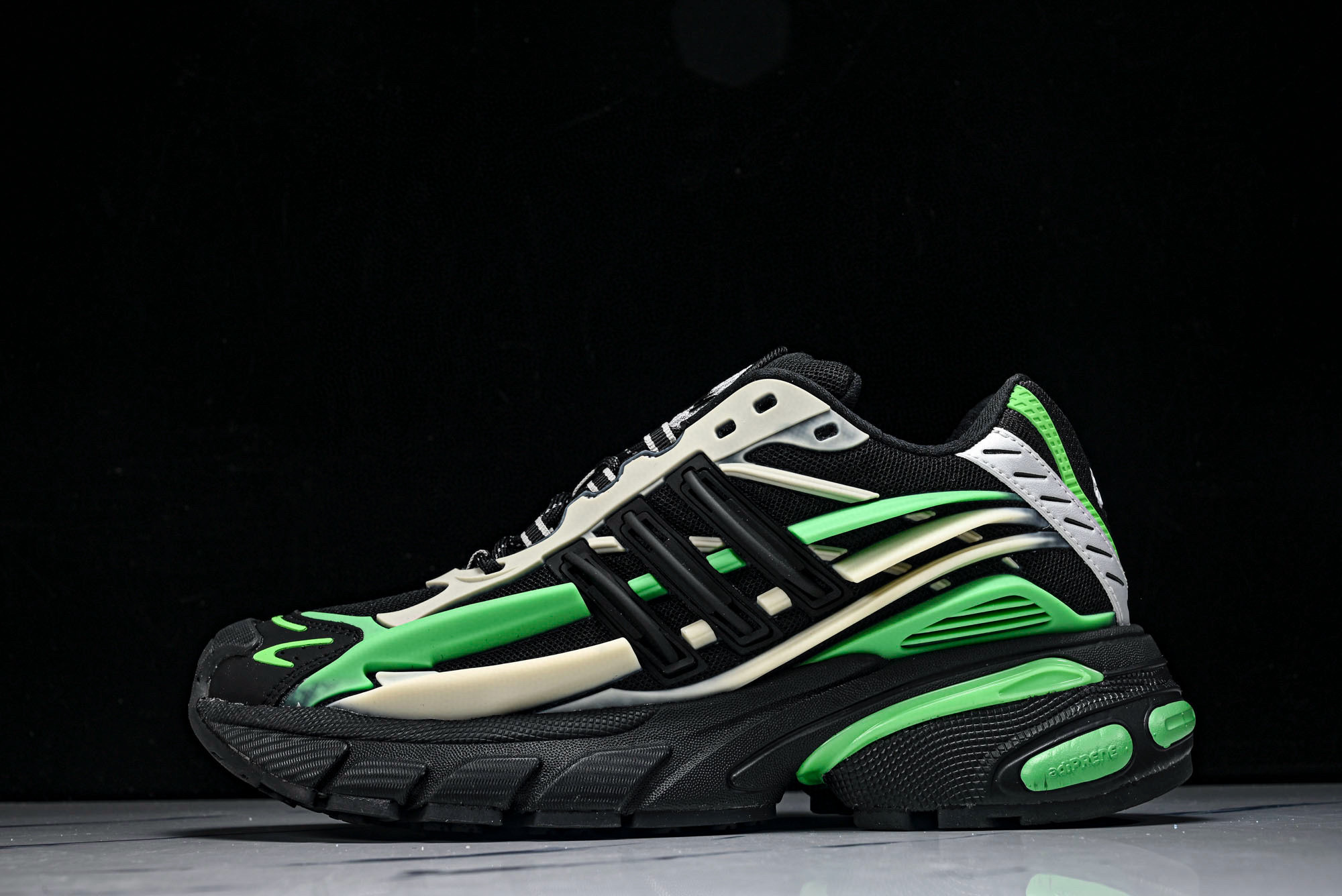 [ADIDAS] 아디다스 x 퍼렐 윌리엄스 아디스타 젤리피쉬 블랙 그린 JP9266 남녀공용