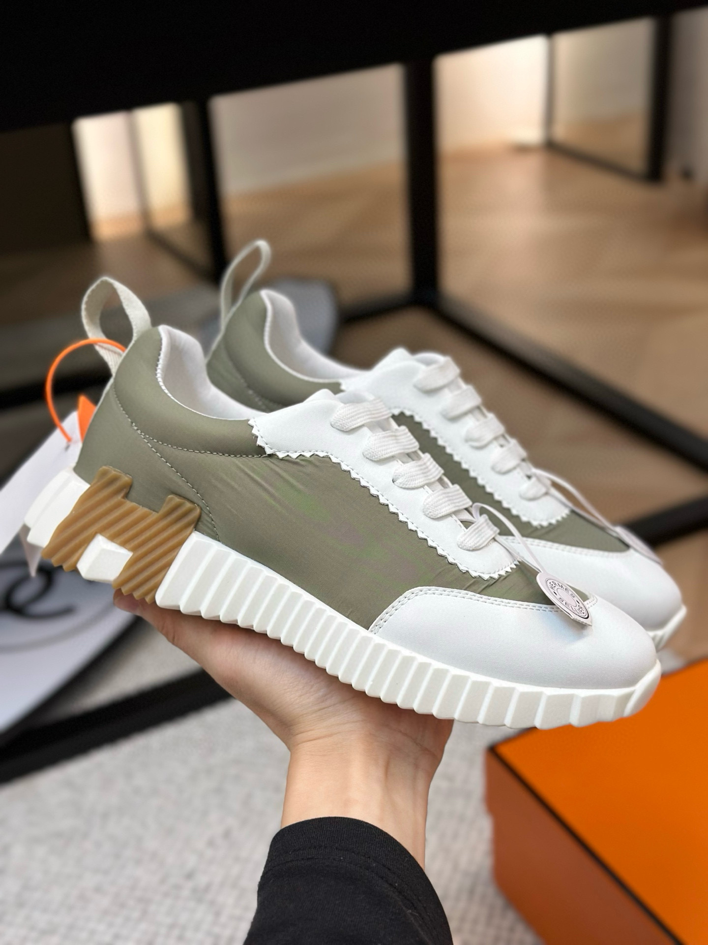 [HERMES] 에르메스 바운싱 스니커즈 남녀공용