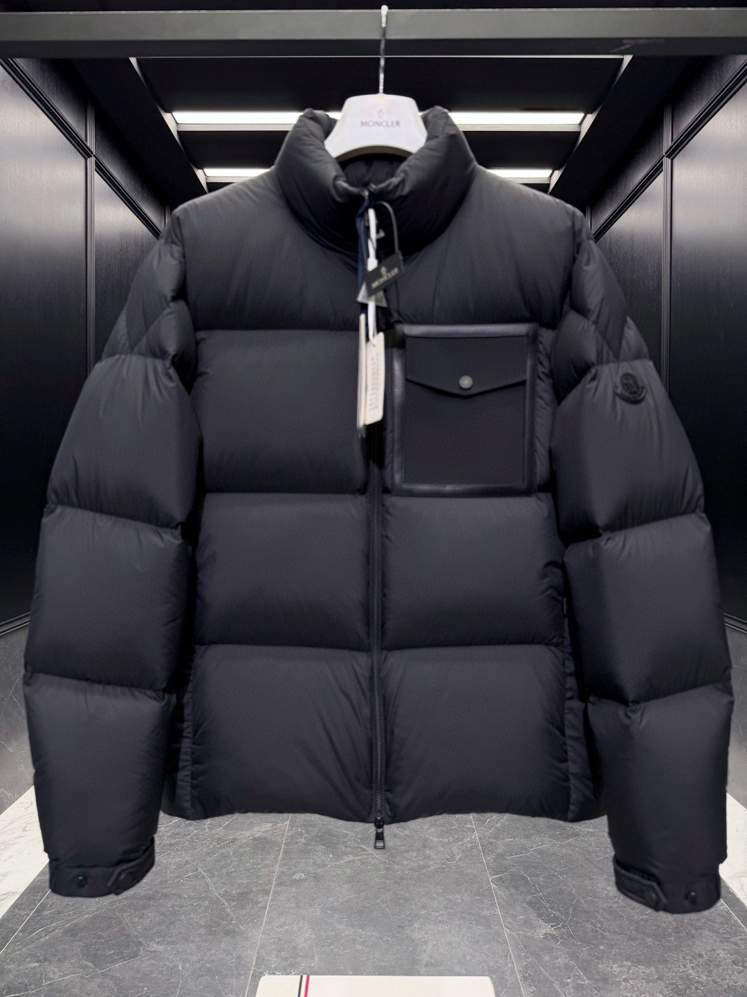 [MONCLER] 몽클레어 치논 CHINON 스퀘어 퀼팅 쇼트 다운 재킷 패딩 남성용
