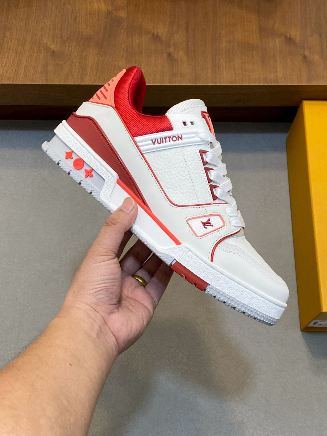 [LOUIS VUITTON] 루이비통 LV 트레이너 스니커즈 남성용