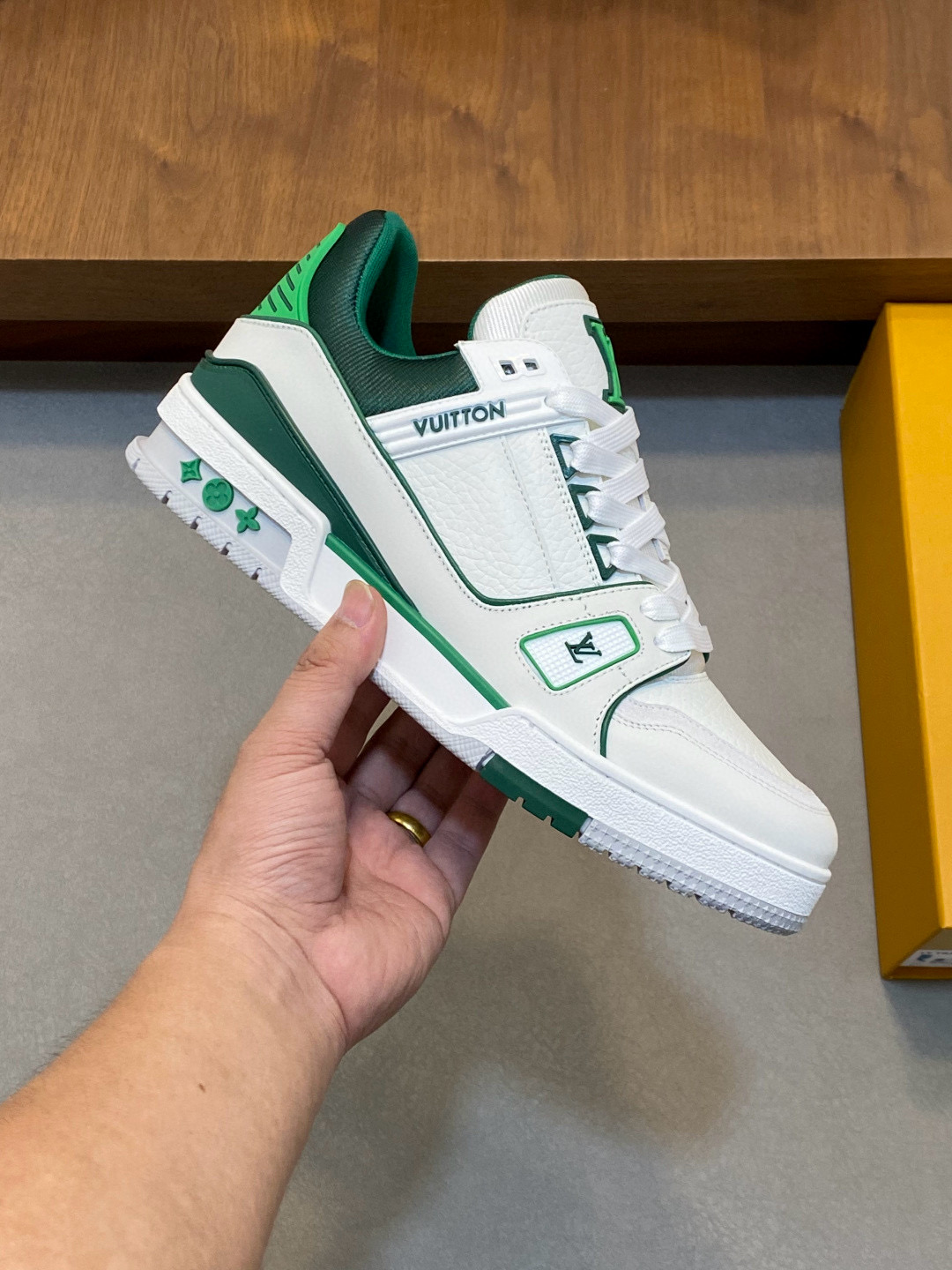 [LOUIS VUITTON] 루이비통 LV 트레이너 스니커즈 남성용