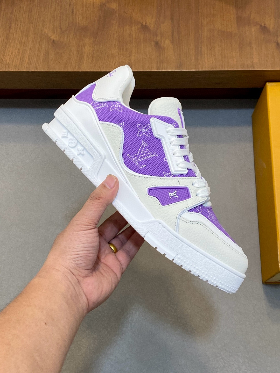 [LOUIS VUITTON] 루이비통 LV 트레이너 스니커즈 남성용