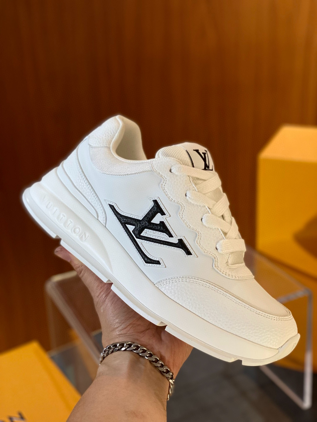 [LOUIS VUITTON] 루이비통 클래식 스니커즈 남성용