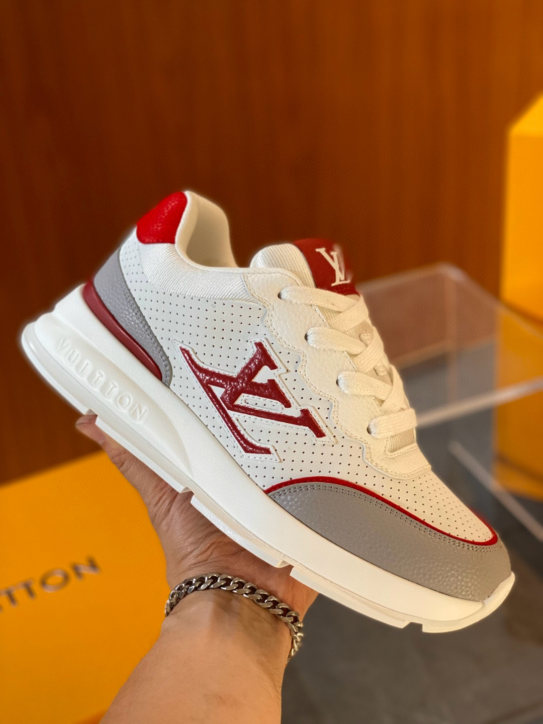 [LOUIS VUITTON] 루이비통 클래식 스니커즈 남성용
