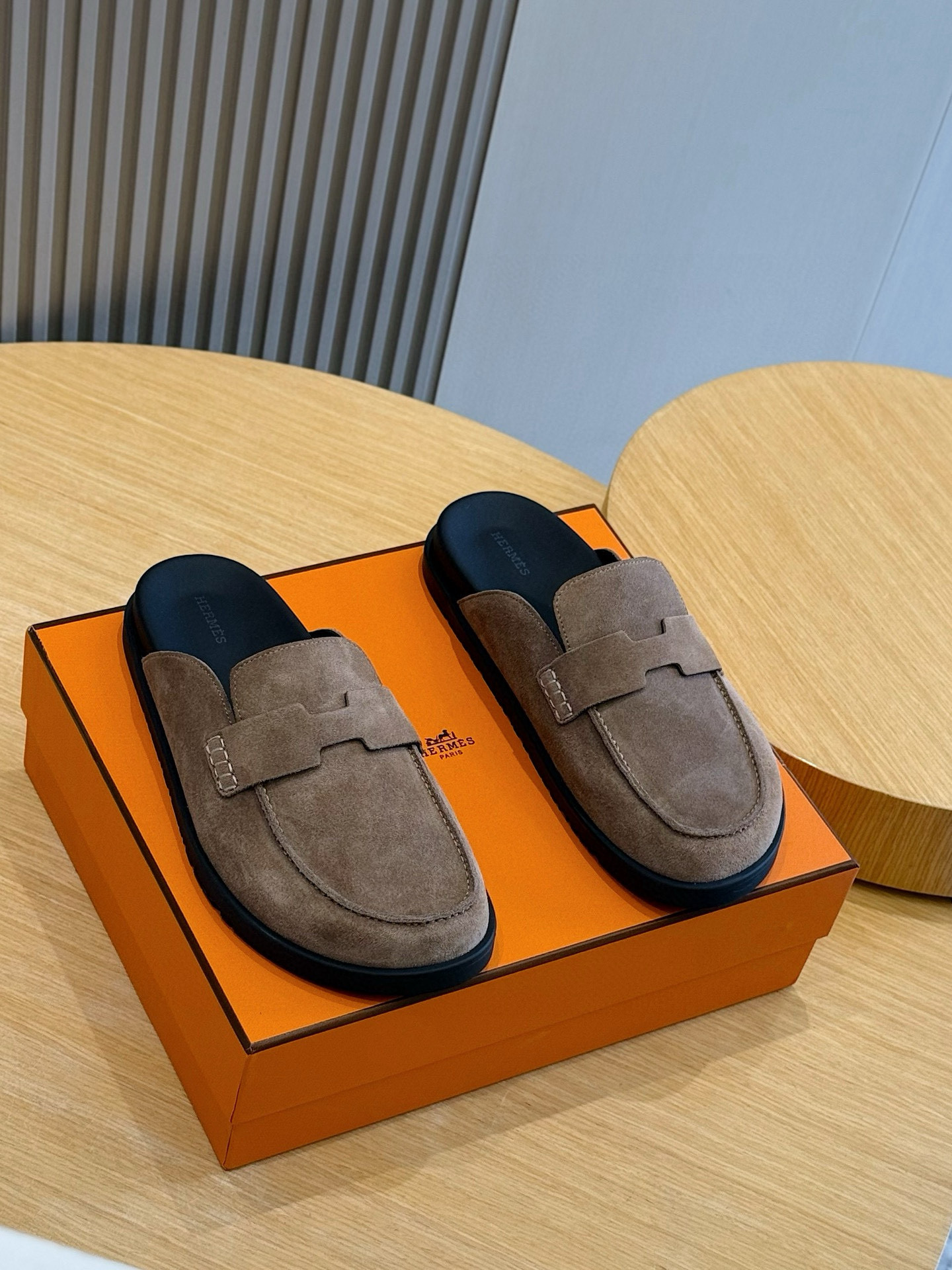 [HERMES] 에르메스 고 뮬 슬리퍼 남성용