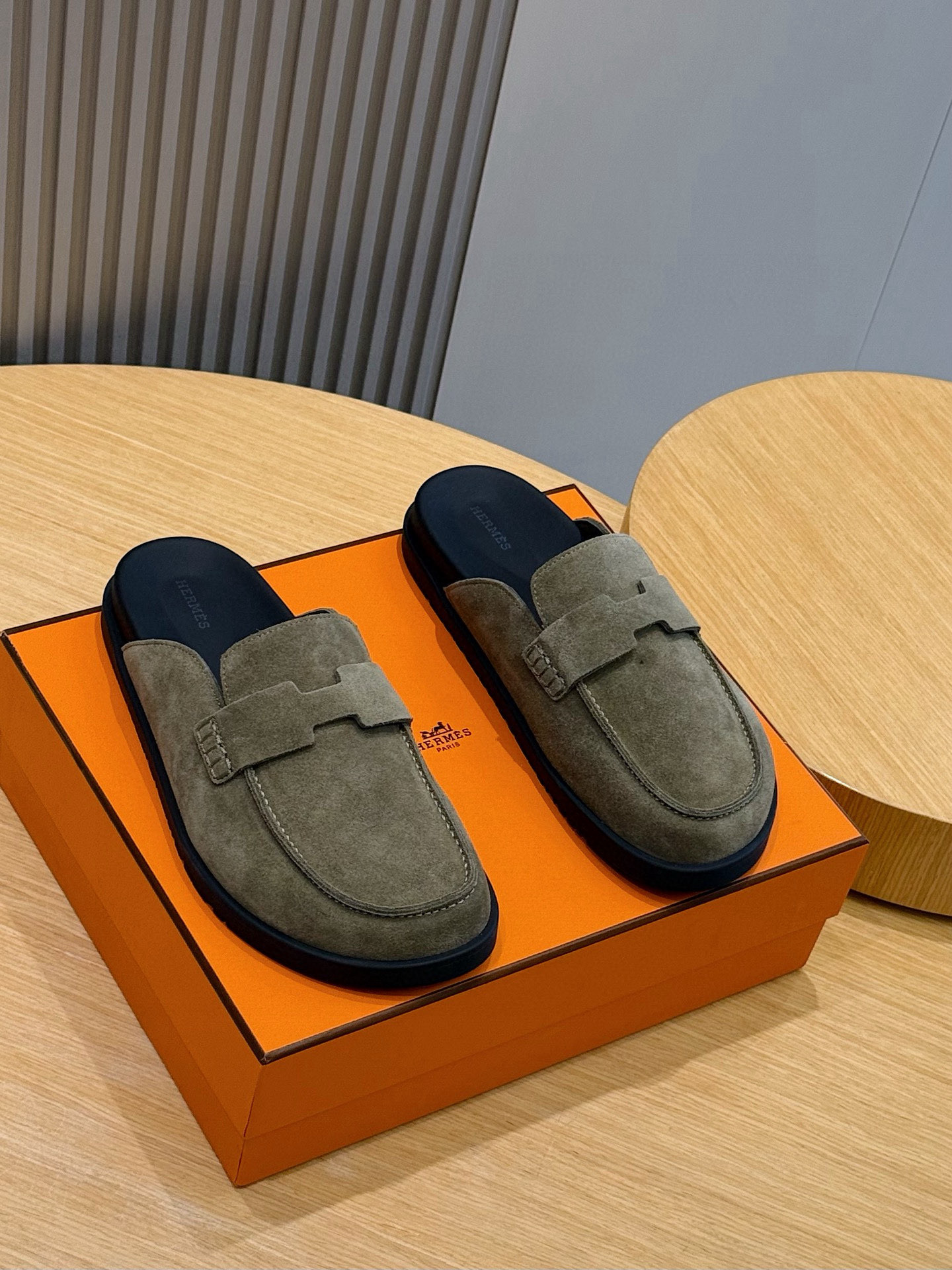 [HERMES] 에르메스 고 뮬 슬리퍼 남성용