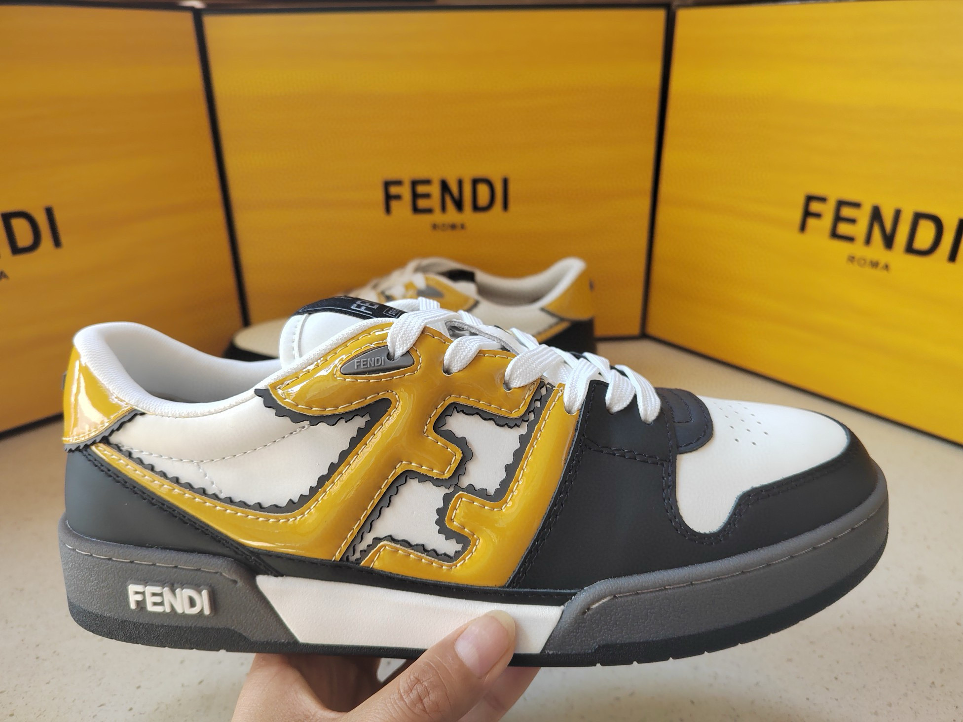 [FENDI] 펜디 매치 스니커즈 남녀공용