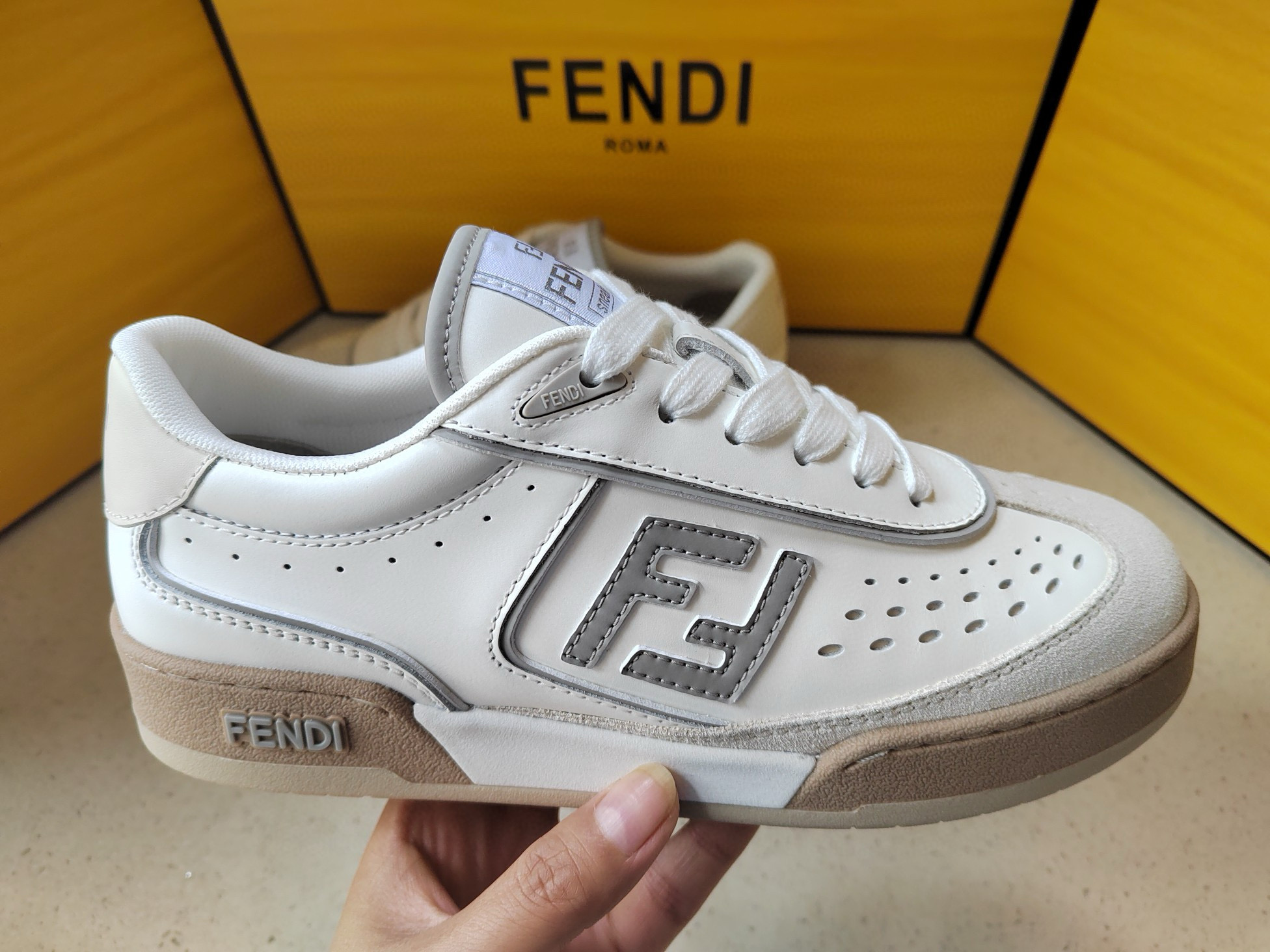 [FENDI] 펜디 매치 스니커즈 남녀공용