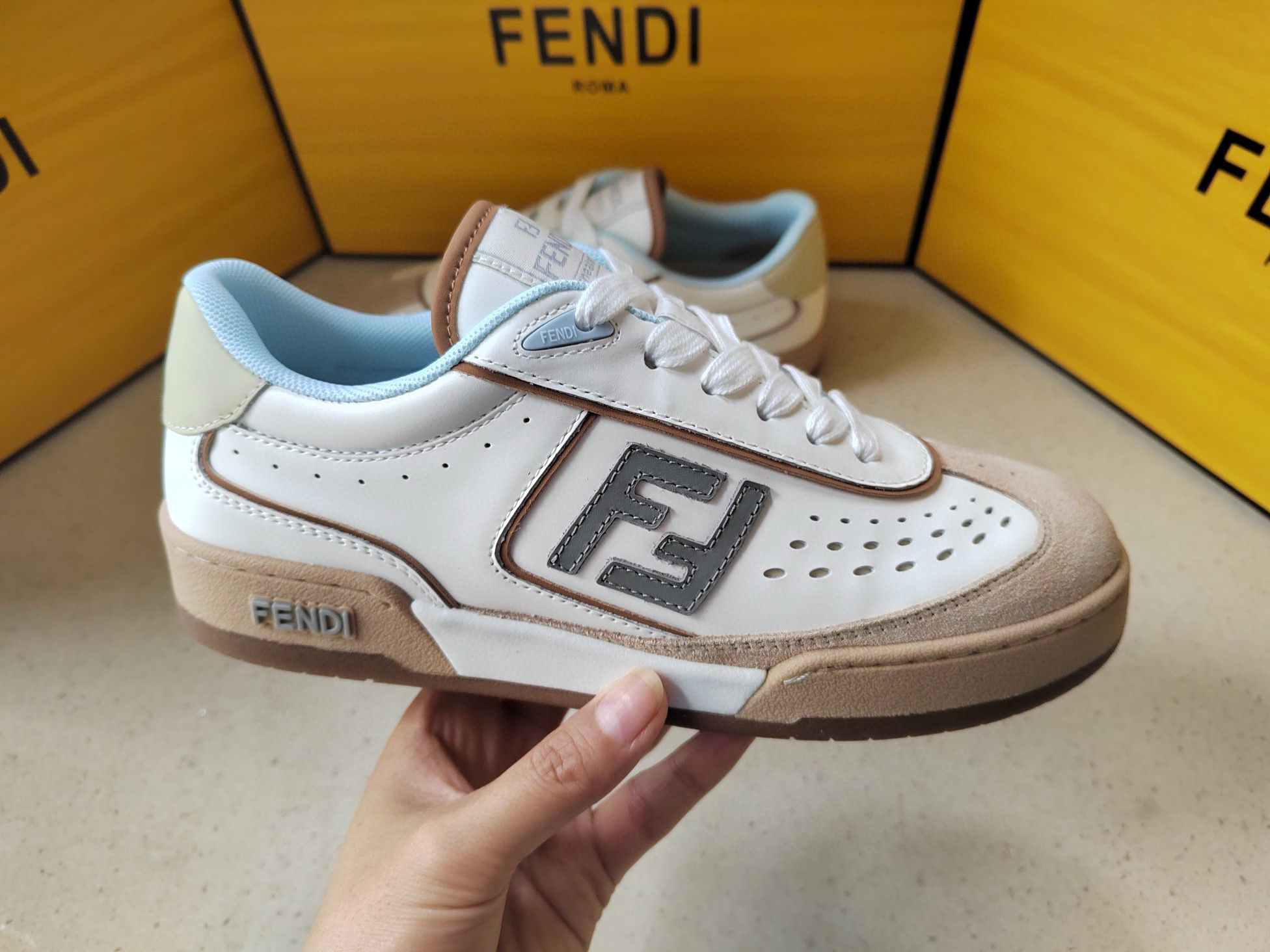 [FENDI] 펜디 매치 스니커즈 남녀공용