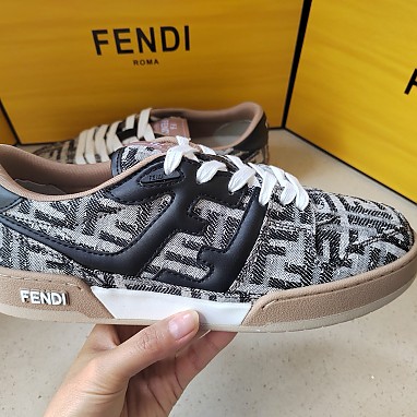 [FENDI] 펜디 매치 스니커즈 남녀공용
