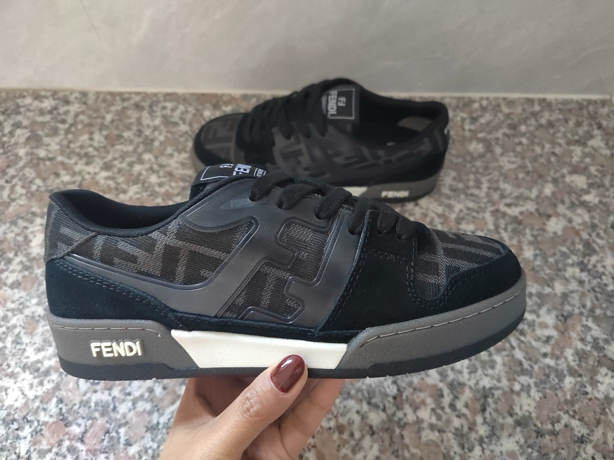 [FENDI] 펜디 매치 스니커즈 남녀공용