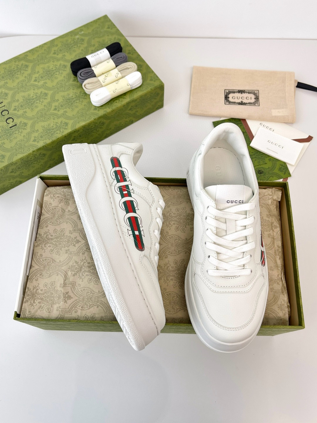 [GUCCI] 구찌 청키 웹 스니커즈 남성용