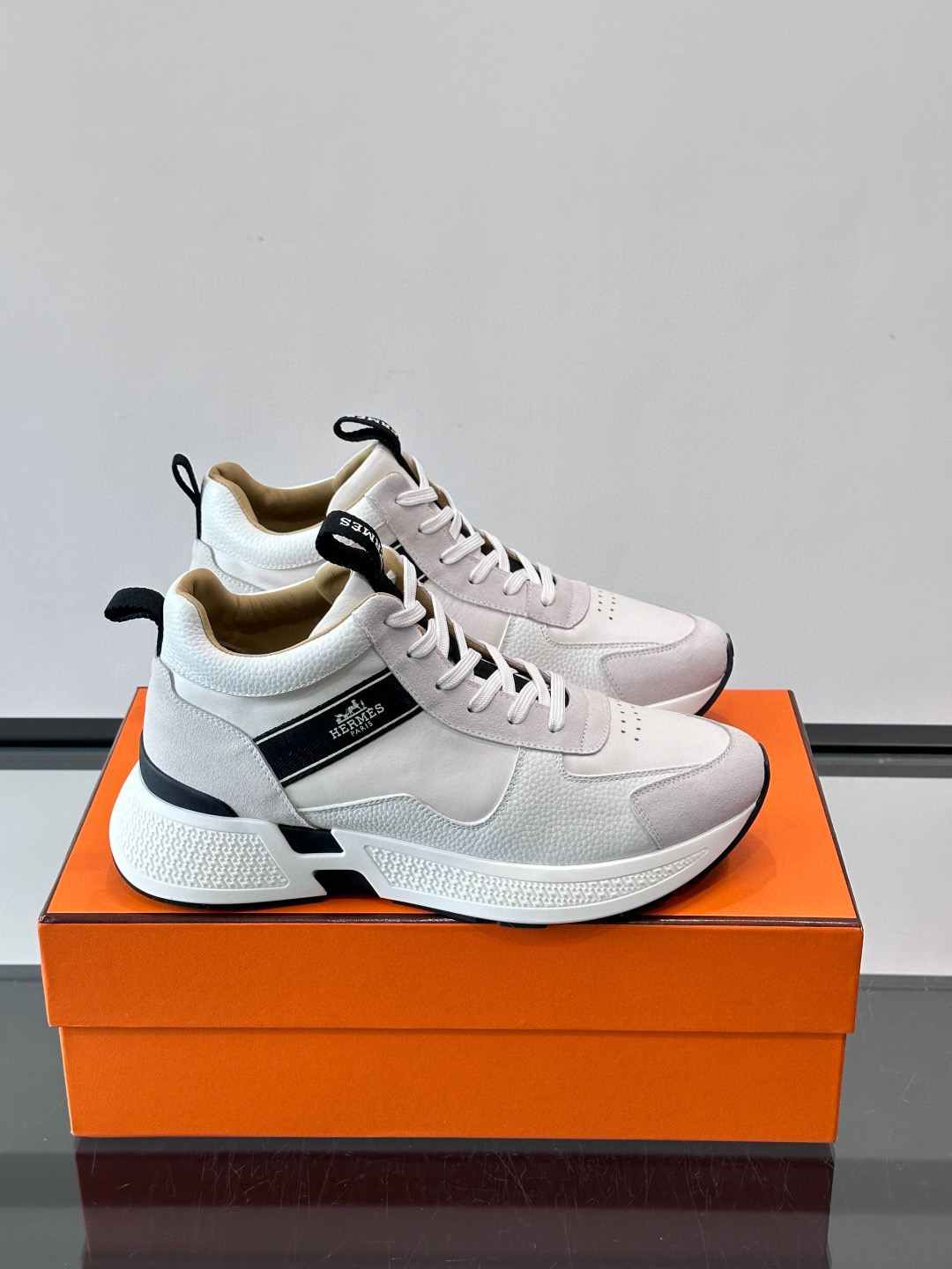 [HERMES] 에르메스 휴고 스니커즈 남성용