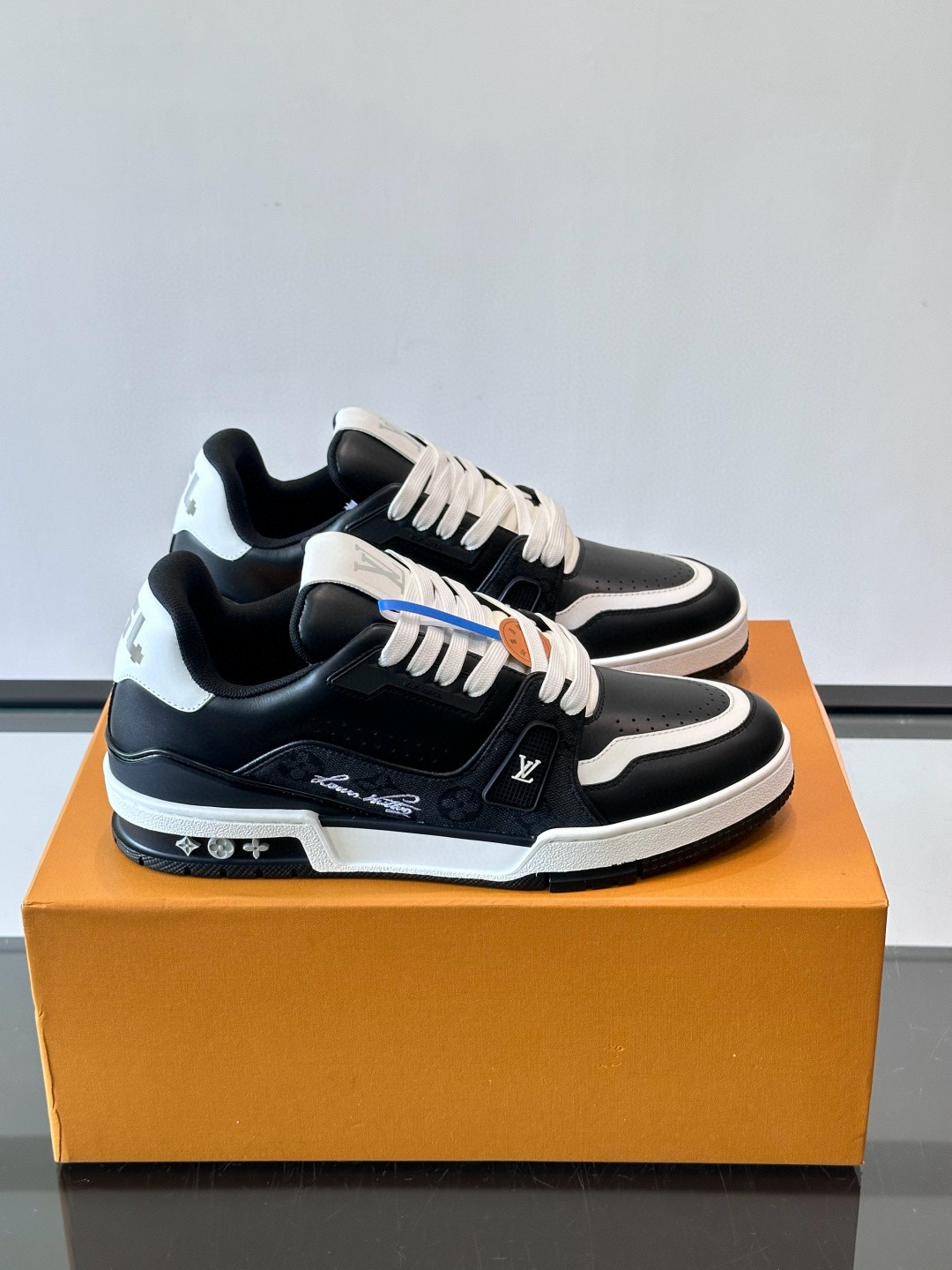 [LOUIS VUITTON] 루이비통 LV 트레이너 스니커즈 남성용