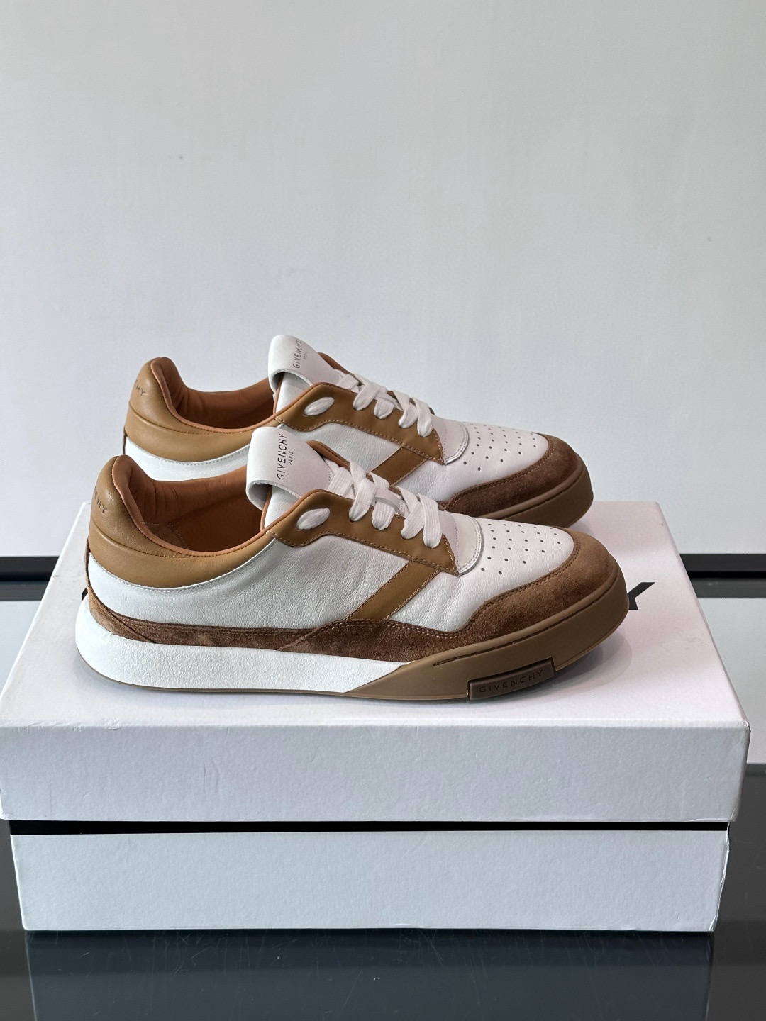 [GIVENCHY] 지방시 야드 코트 스니커즈 남성용