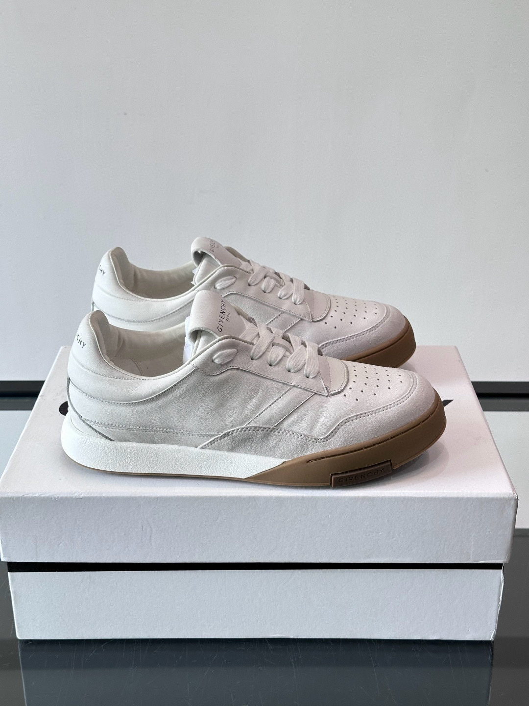 [GIVENCHY] 지방시 야드 코트 스니커즈 남성용