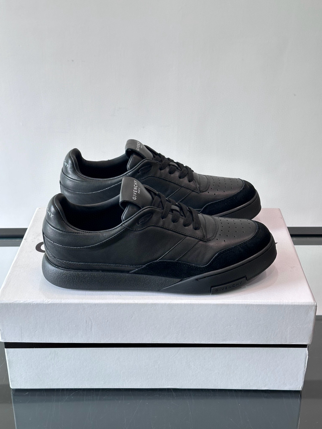 [GIVENCHY] 지방시 야드 코트 스니커즈 남성용