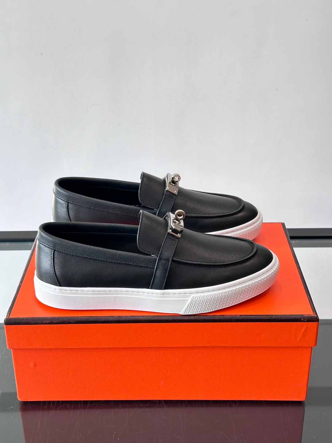 [HERMES] 에르메스 데이 켈리 로퍼 남성용