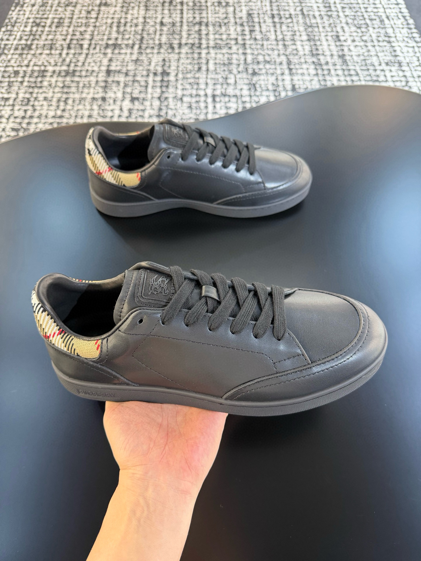 [BURBERRY] 버버리 빈티지 스니커즈 남성용