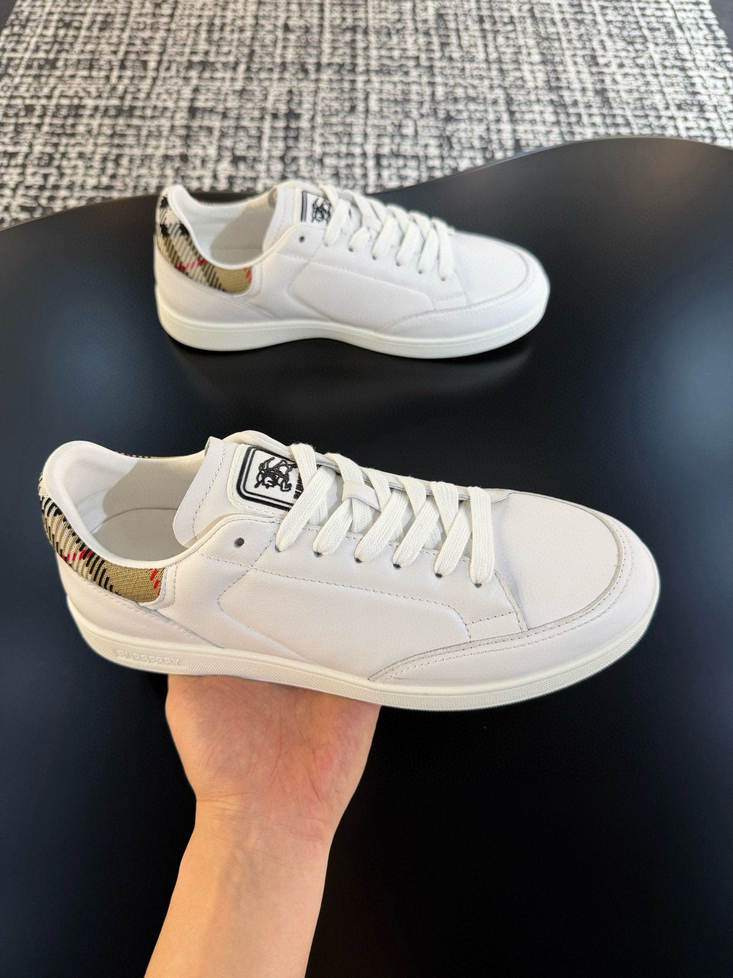 [BURBERRY] 버버리 빈티지 스니커즈 남성용