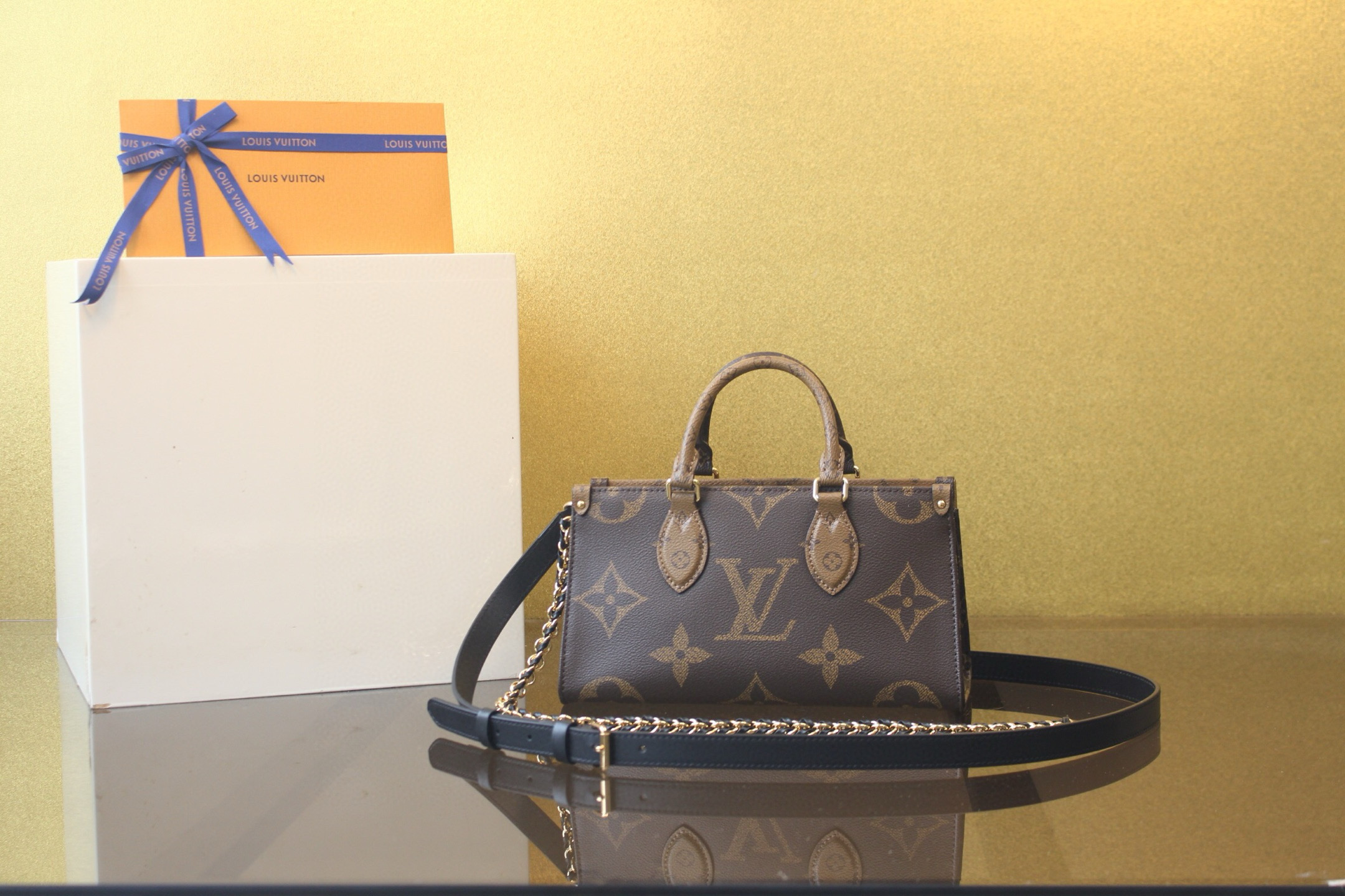 [LOUIS VUITTON] 루이비통 온더고 이스트 웨스트 체인 모노그램 M14236