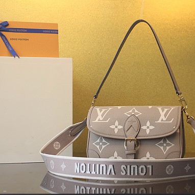 [LOUIS VUITTON] 루이비통 다이앤 바이컬러 앙프렝뜨 크렘 M46583