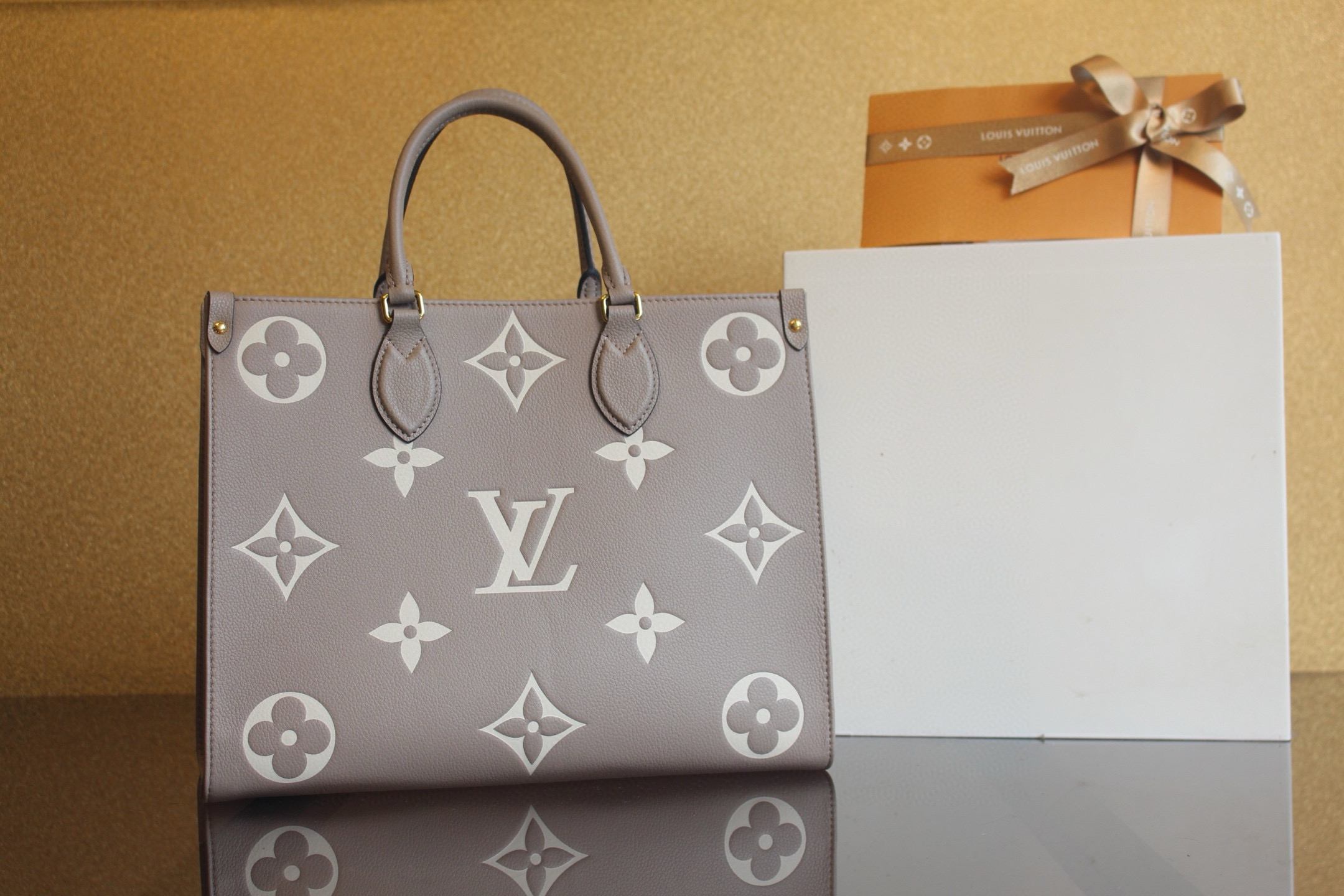 [LOUIS VUITTON] 루이비통 온더고 MM M45494