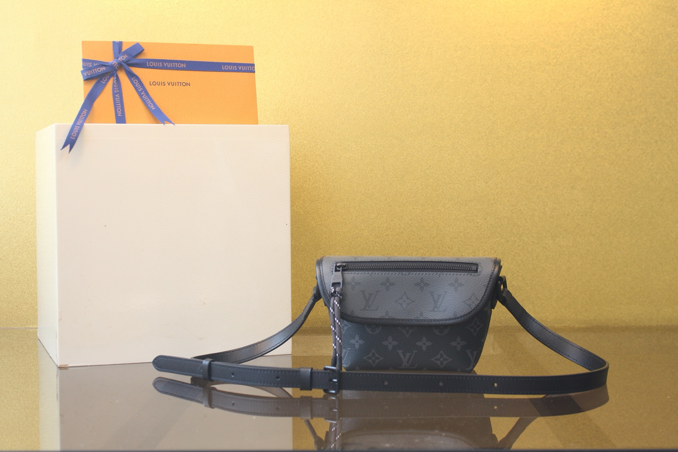 [LOUIS VUITTON] 루이비통 몽수리 웨어러블 월릿 M83567