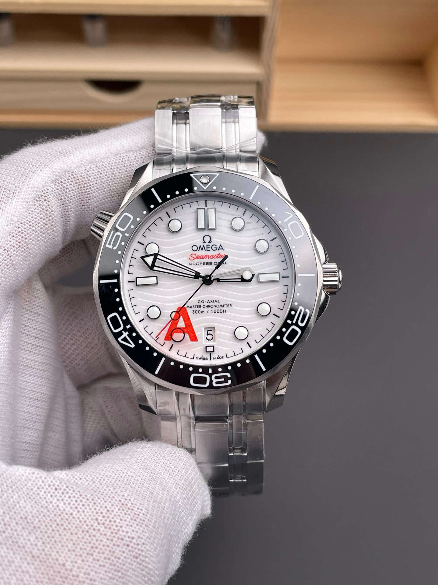 [OMEGA] 오메가 시마스터 300M 화이트 세라믹 다이얼 SS 브레이슬릿 42mm (VS공장)