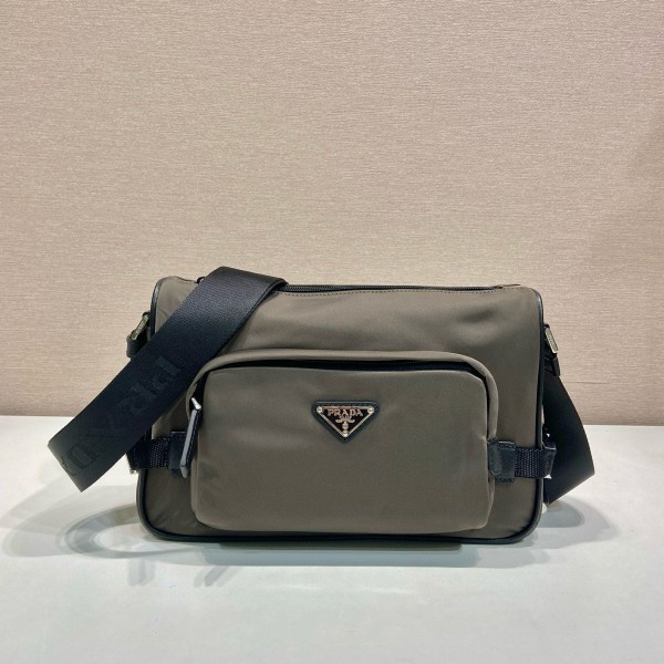 [PRADA] 프라다 리나일론 사피아노 미디엄 숄더백 2VH192