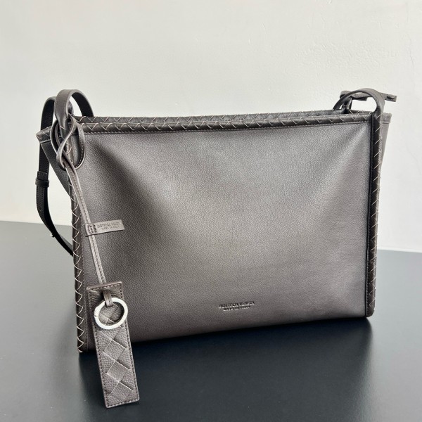 [BOTTEGA VENETA] 보테가베네타 코리에레 메신저 블랙 826852