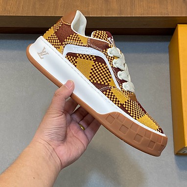 [LOUIS VUITTON] 루이비통 틸티드 스니커즈 남성용