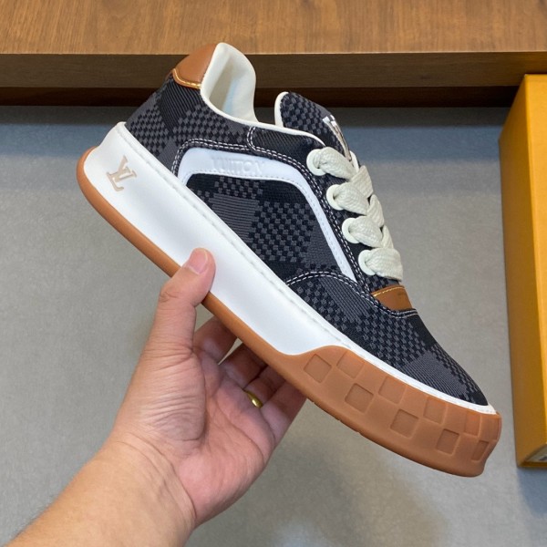 [LOUIS VUITTON] 루이비통 틸티드 스니커즈 남성용