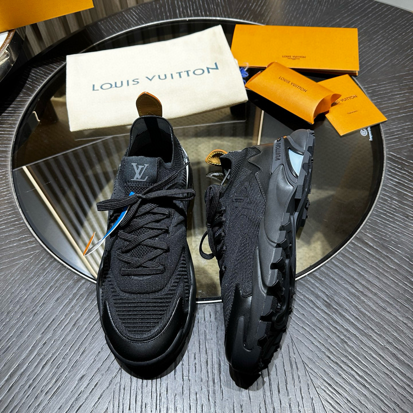[LOUIS VUITTON] 루이비통 러너 타틱 스니커즈 남성용